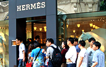 Chinese queuing in front of HermÃ¨s shop