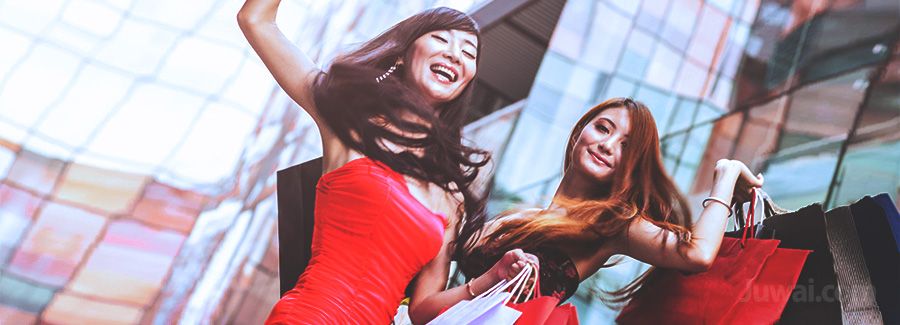 chinese women shoppers