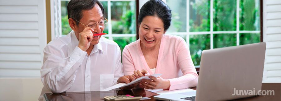 chinese retiree couple